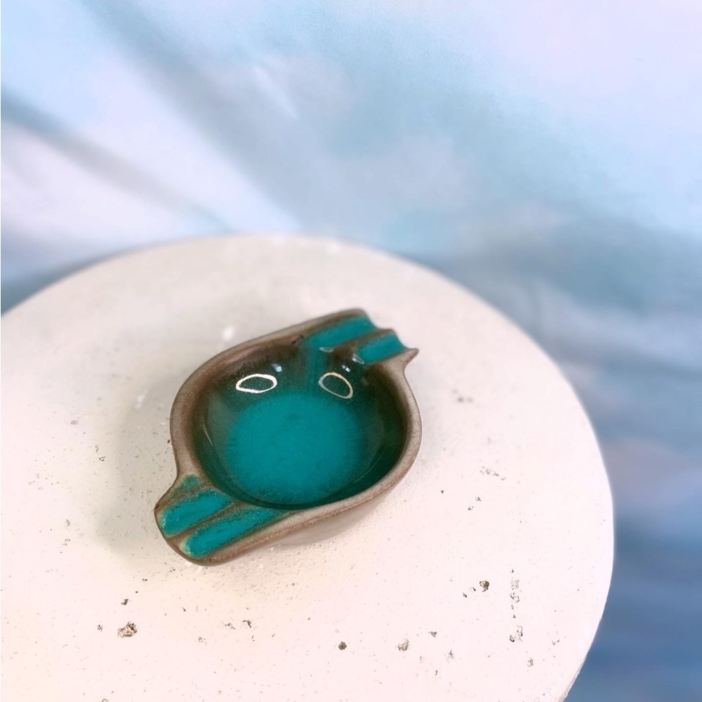 Ceramic ashtray